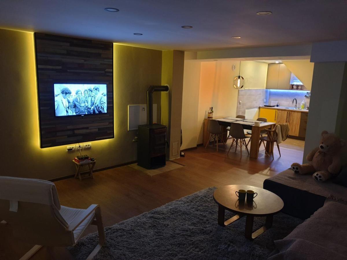 Nikas Apartman Donji Milanovac Extérieur photo