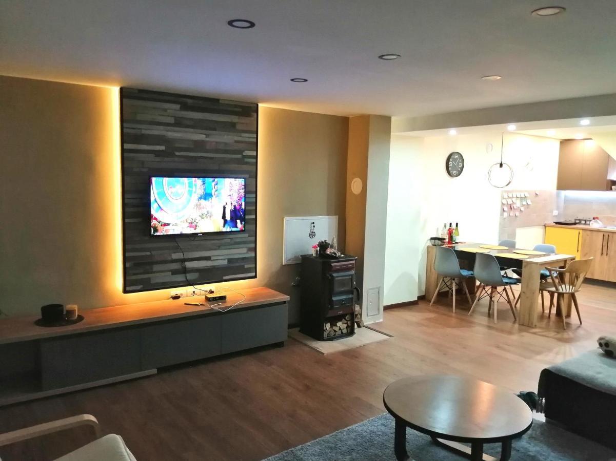 Nikas Apartman Donji Milanovac Extérieur photo